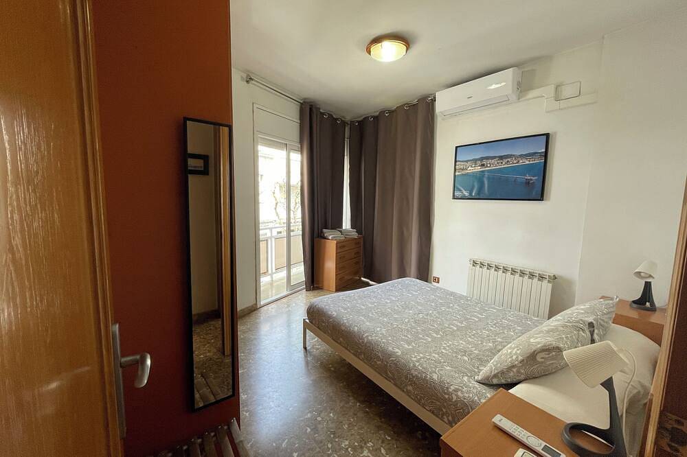 Ca la Luna (Ideal to enjoy the tranquility) 5 min from downtown. in Badalona, Barcelonès