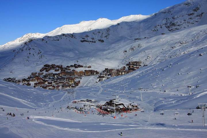 Apartahotel para 12 personas, con terraza además de vistas y sauna en Francia