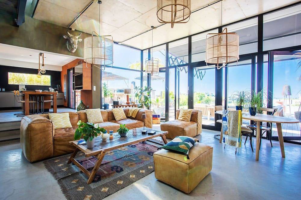 Villa Sunset By Riviera Holiday Homes in Nice, Région de Nice