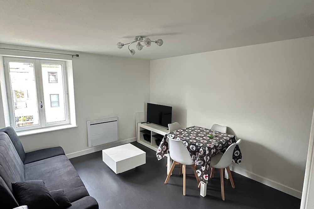 Appartement entier, Charmant T2 entièrement meublé in Chavanay, Parc Naturel Régional du Pilat