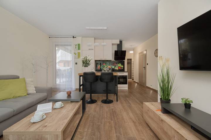 Apartamento entero, Tasteful Apartment with Garden | Parking, Terrace, Close to Market Square in Breslavia, Lower Silesia