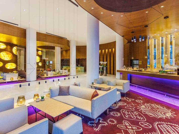 Hôtel pour 3 personnes, avec piscine ainsi que sauna et vue