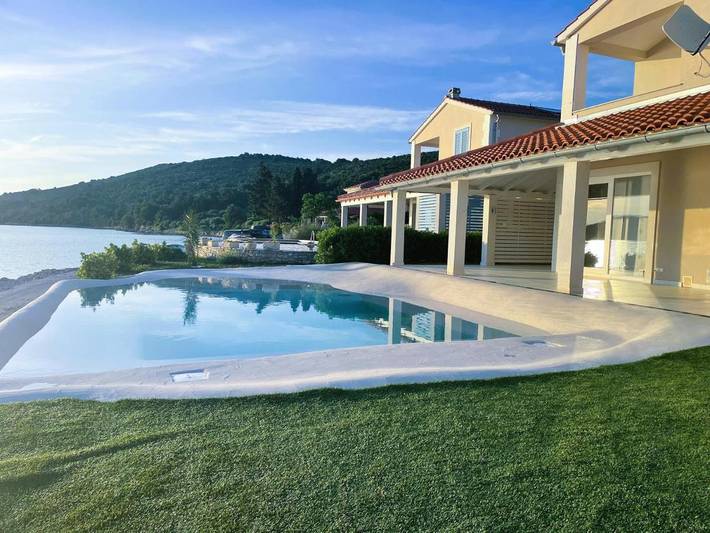 Villa pour 5 personnes, avec vue ainsi que jardin et piscine à Sali