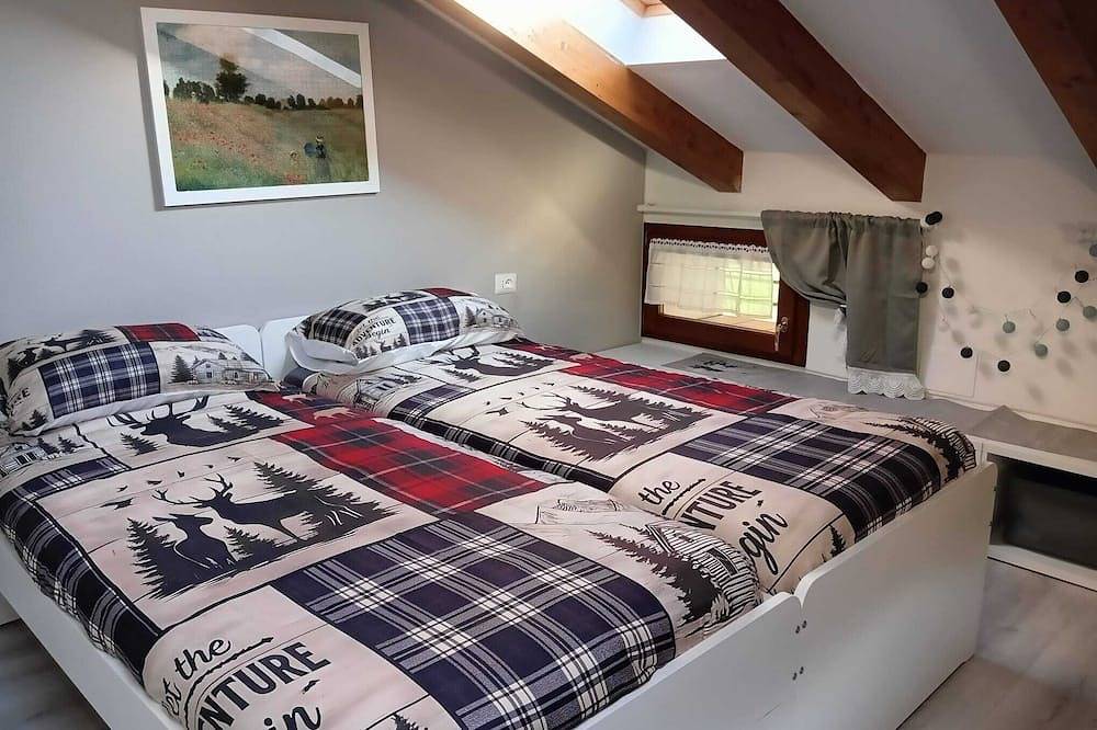 Appartamento intero, Elegante mansarda con vista Dolomiti, relax e natura a Levico Terme. in Levico Terme, Lago di Caldonazzo