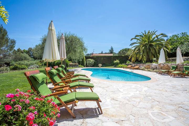 Location de vacances pour 8 personnes, avec jardin et terrasse à Valbonne - 2