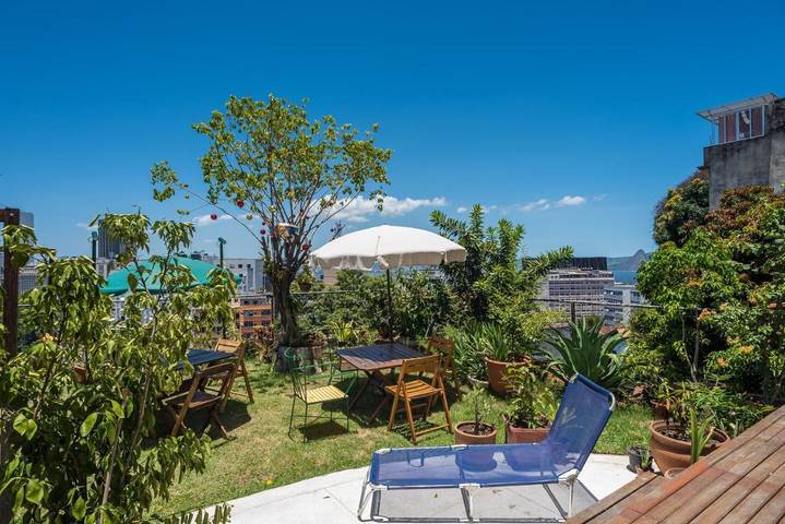 Casas e apartamentos de temporada para 2 pessoas, com terraço e jardim e ainda vista em Santa Teresa (RJ)