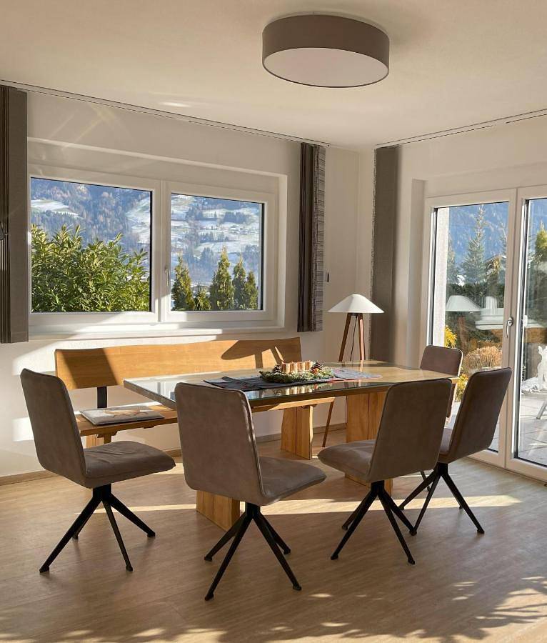H21 - Modernes Ferienhaus 145qm, 4Sz, Wellnessbereich mit Sauna und Dachterrasse mit Panoramablick, Kühlen und Heizen mit Geothermie in Tuxer Alpen, Fügen