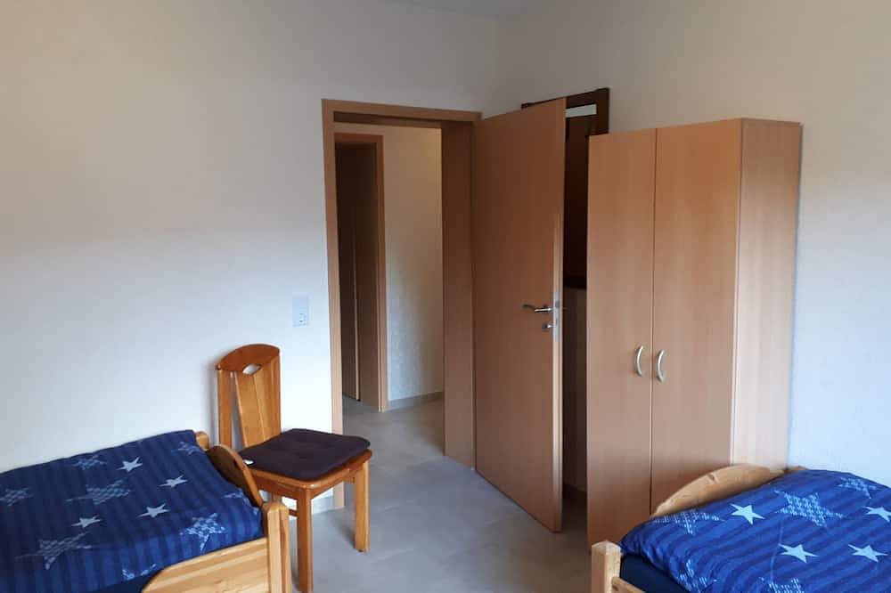 Ganze Wohnung, 80 m² familienfreundliche, barrierefreie Ferienwohnung,direkt am Golfplatz in Sundern, Sorpesee