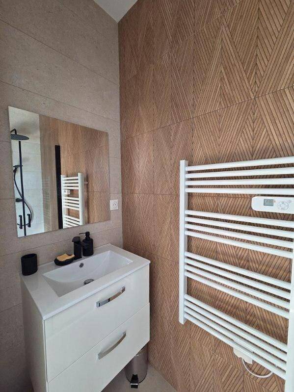 Appartement entier, Bleu d'Aubrac Climatisé in Marvejols, Région de Mende
