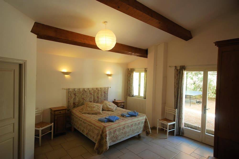 Superbe Villa Isolée Avec Vue Imprenable Et Piscine Chauffée in Saint-Antonin-du-Var, Région de Brignoles