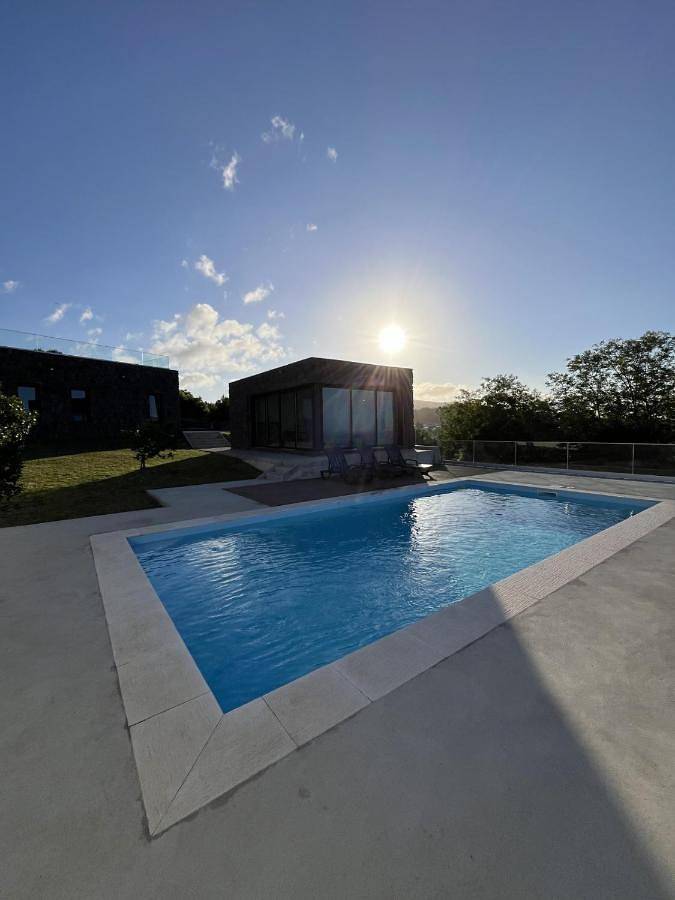 Gîte pour 5 personnes, avec piscine et jacuzzi ainsi que terrasse et jardin à Angra do Heroísmo - 3