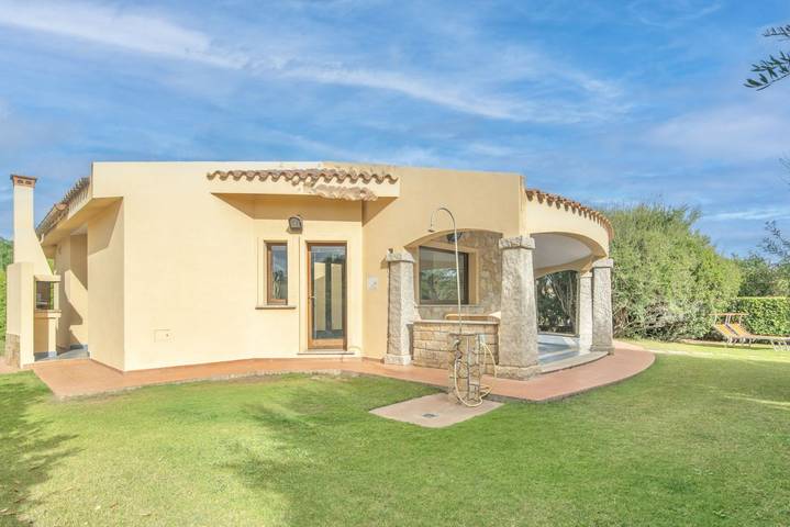 Villa voor 6 personen, met Balkon/Terras en Tuin in Costa Rei