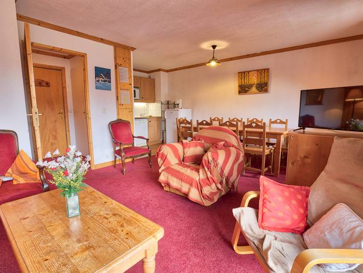 Gîte pour 10 personnes, avec Balcon et Terrasse ainsi que Piscine et Sauna dans Office De Tourisme De Notre Dame De Bellecombe