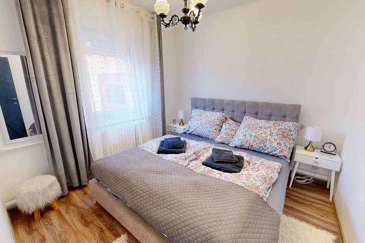 Ganze Wohnung, Ferienwohnung mit Pool, Whirpool, Sauna und Badefass in Balatonszabadi, Siófok und Umgebung