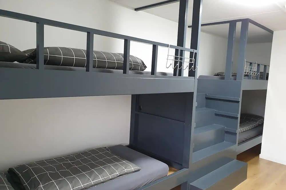 Perfect for Groups and Families with private rooftop near Amsterdam Center in Amsterdam-Nord, Holländische Küste