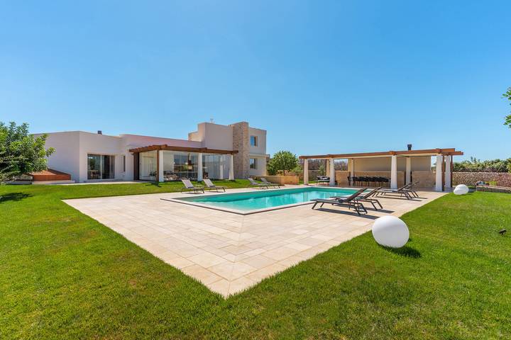 Location de vacances pour 8 personnes, avec piscine et jardin à Casarano - 2