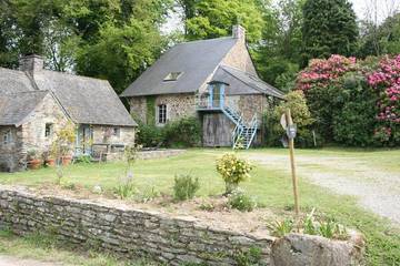 Gîte pour 2 personnes, avec jardin et balcon à Garlan