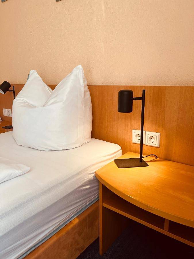 BnB für 6 Personen, mit Terrasse und Garten in Essen