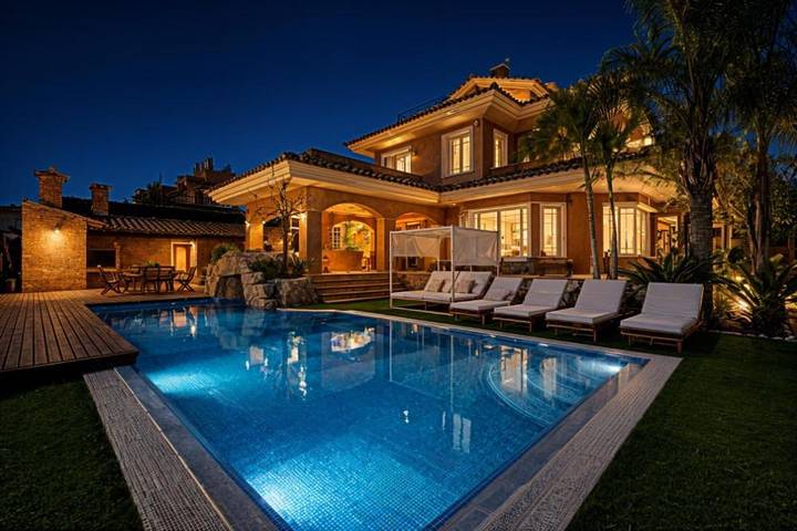 Chalet para 10 personas, con Balcón y Jacuzzi además de Terraza y Jardín en Sierra Espuña