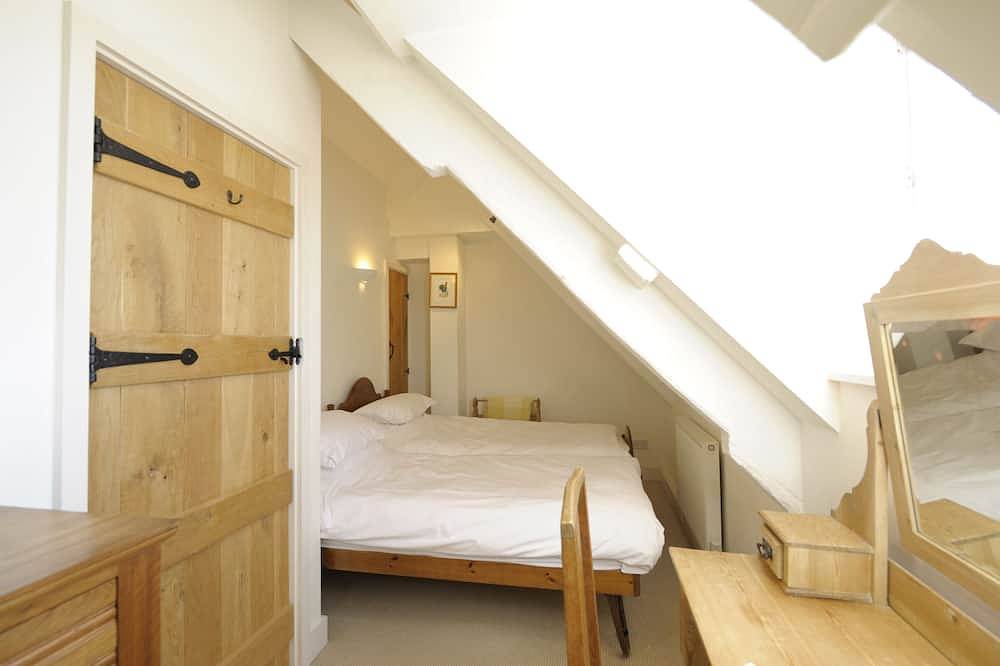 Two Bedroom Waterside Cottage With Balcony And Magnificent Views Of The Estuary in Exeter, Devon
