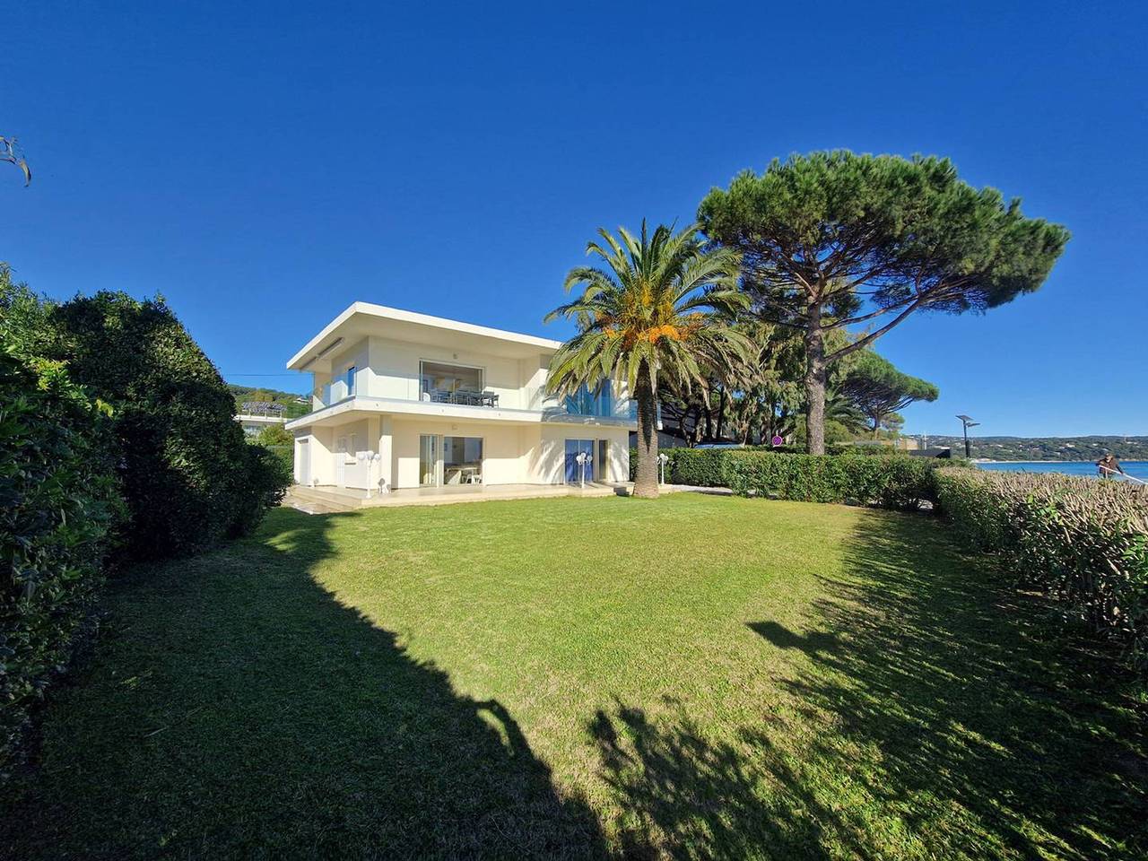 Villa 250 m², klimatisiert, 2 Ebenen am Wasser in Cavalaire-sur-Mer, Parc national Port-Cros