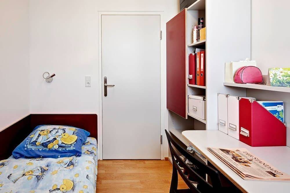 Ganze Wohnung, Hostel Alm 34 Sportresort - Zweibettzimmer, Dusche, Wc in Saalfelden, Saalfelden am Steinernen Meer