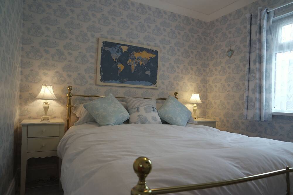 An attractive, pet friendly cottage, with enclosed south facing garden. in Heacham, Norfolk Coast