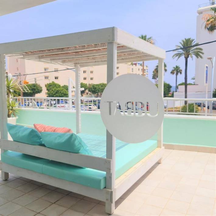 Gîte pour 3 personnes, avec terrasse ainsi que vue et piscine dans Playa d'en Bossa - 2