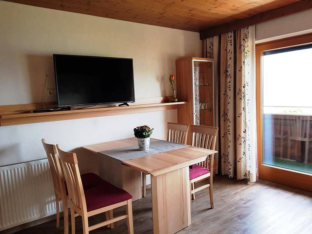 Geheel vakantieappartement, Bernsteiner Erika in Iselsberg-Stronach, Oost-Tirol