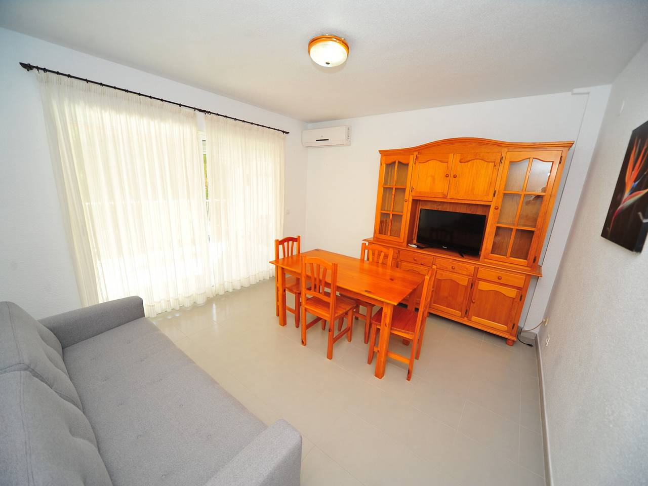 Entire apartment, Comfortable 1-bedroom apartment with pool in Benicàssim in Benicassim, Costa del Azahar