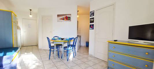 Holiday Apartment for 2 People in La Couarde-sur-Mer, Côte des Fleurs, Photo 3