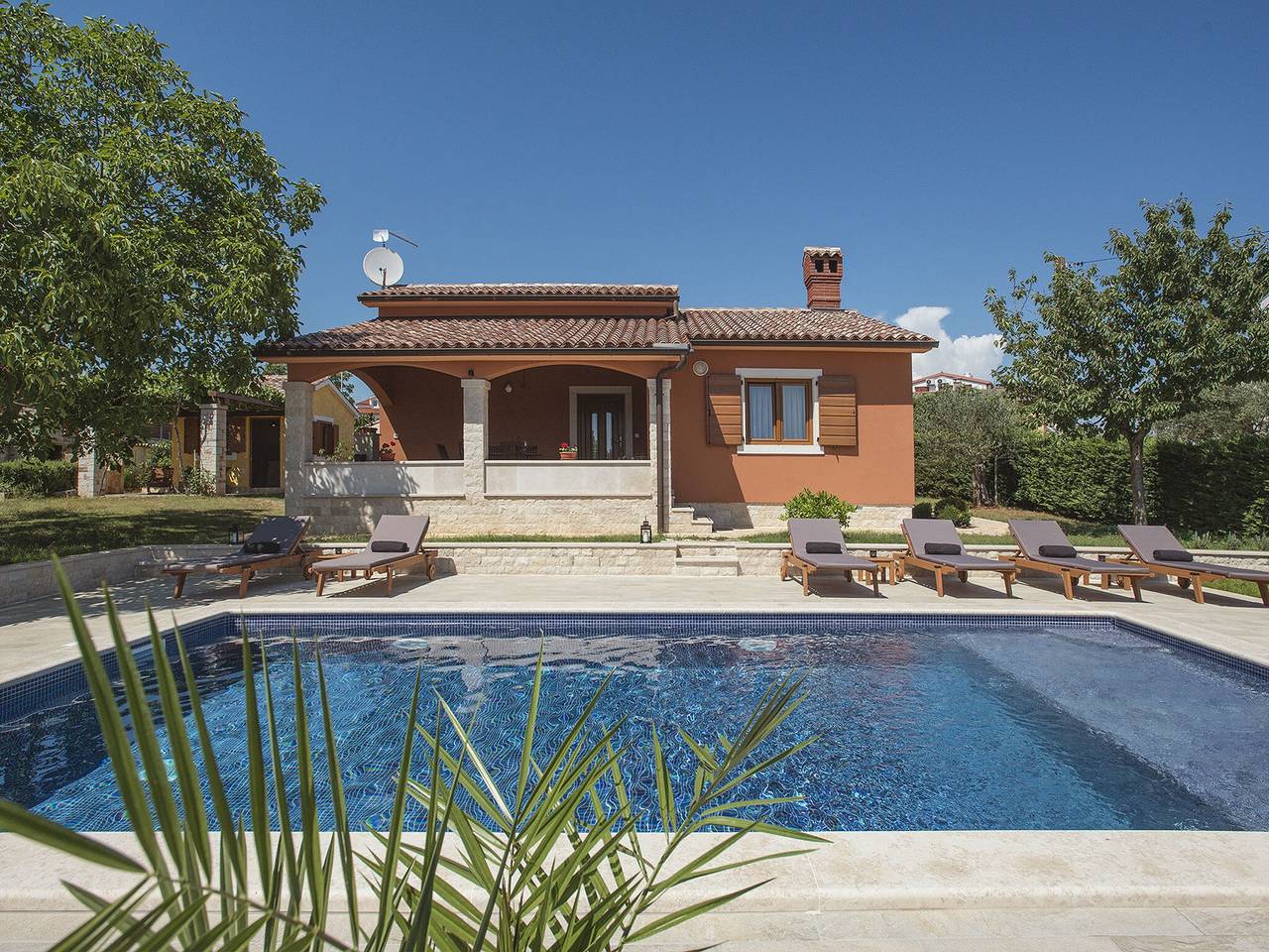 Villa a Peroj con Piscina & Vicino Spiaggia in Barbariga, Costa meridionale dell´Istria