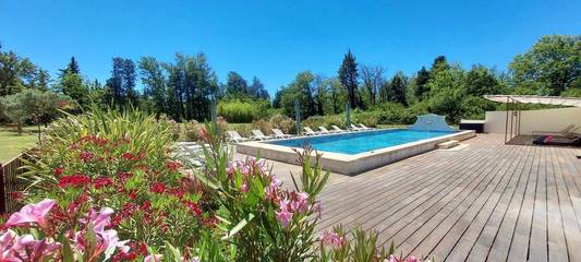 Maison d’hôte pour 2 personnes, avec terrasse et piscine ainsi que jardin et vue à Caumont-sur-Durance