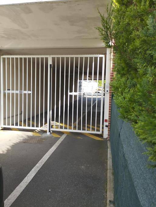 Appartement entier, One-Bedroom Apartment in Chilly-Mazarin, Essonne