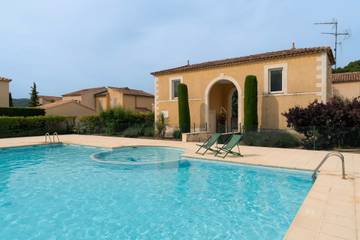 Ferienhaus für 6 Personen, mit Kinderpool und Garten in Vaison-la-Romaine