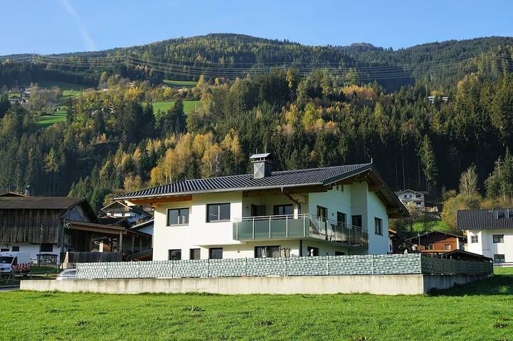 Holiday apartment for 10 people, with balcony - 1