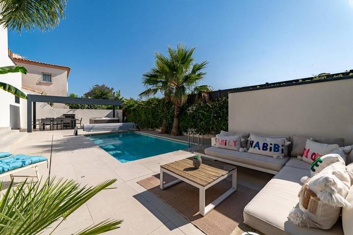 Location de vacances pour 8 personnes, avec Jacuzzi et Terrasse ainsi que Jardin et Piscine à Lattes - 4