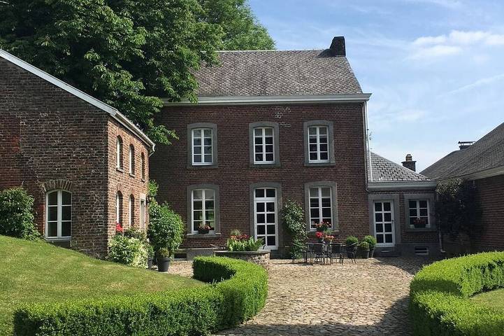 Gîte pour 16 personnes, avec jardin et terrasse dans Battice
