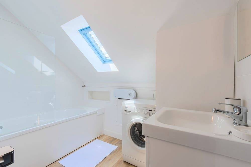 Appartement entier, Deux pièces lumineux à côté du marché de Wazemmes in Wazemmes (Lille), Lille