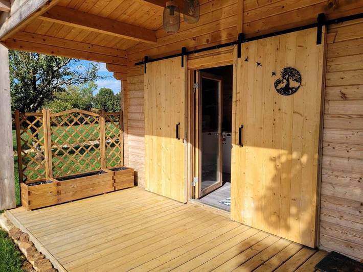 Gîte pour 2 personnes, avec Terrasse ainsi que Jardin et Vue à Sens-Beaujeu