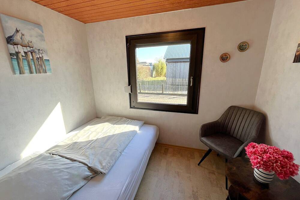 Gemütliches Ferienhaus in Warwerort, 150 m zur Nordsee, mit Garten. Kurtaxenfrei in Warwerort, Nordseeküste