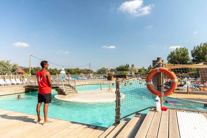 Mobil home pour 4 personnes, avec terrasse ainsi que piscine et sauna, animaux acceptés dans Portiragnes Plage - 3