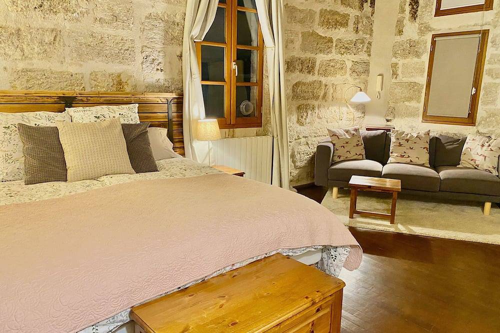 Unique house with character and comfort in the historic center of Pezenas in Pézenas, Côte d'Améthyste