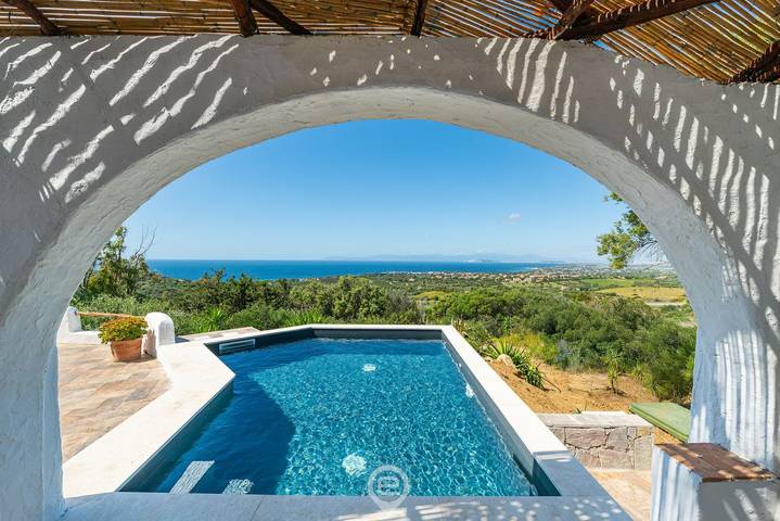 Villa per 6 persone, con giardino e piscina nonché vista oceano a Quartu Sant'Elena