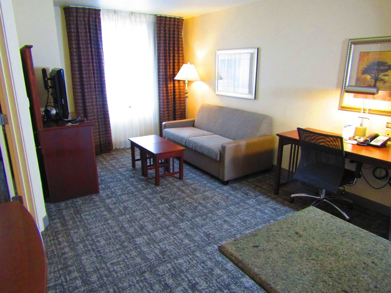 Entire apartment, Staybridge Suites Rochester University in Rochester, Lake Ontario
