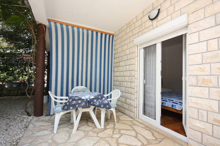 Ferienwohnung für 3 Personen, mit Balkon/Terrasse, mit Haustier in Jezera