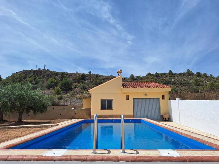 Chalet para 6 personas, con balcón además de piscina y vistas en Campo de Turia - 4