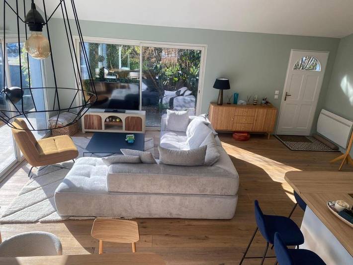 Location de vacances pour 6 personnes, avec terrasse ainsi que jardin et jacuzzi à Le Haillan