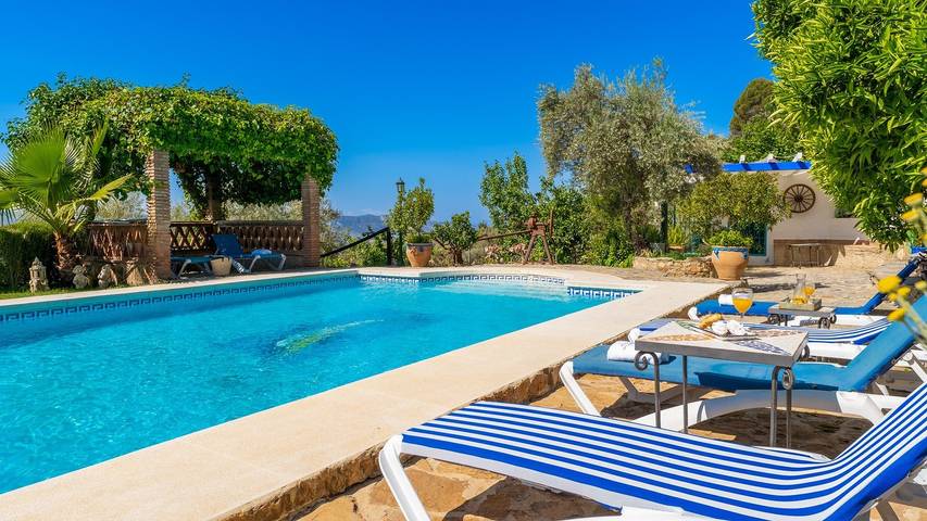 Chalet para 5 personas, con jacuzzi y balcón/terraza en Parque Natural Sierras Subbéticas - 2