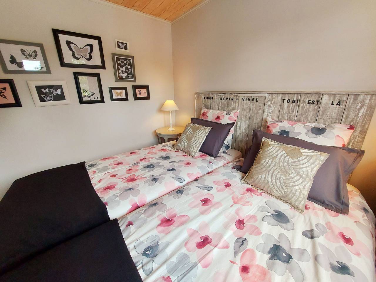 Suite familiale avec 2 chambres, petit-déjeuner inclus, salon privatif, proche Laval et Château-Gontier in Fromentières, Mayenne